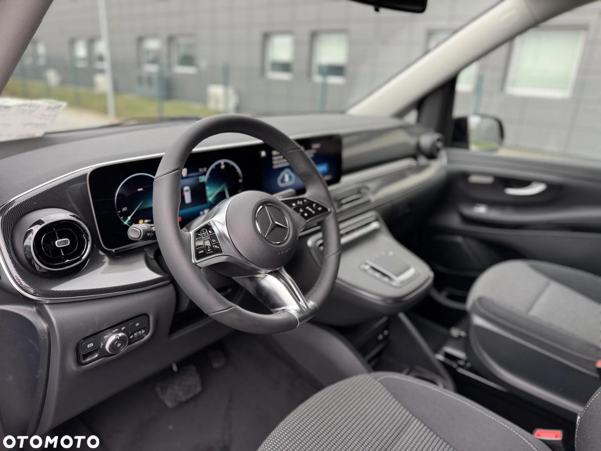 Mercedes-Benz Klasa V - 8