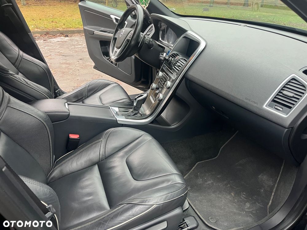 Volvo XC 60 D3 Drive-E R-Design Kinetic - 18