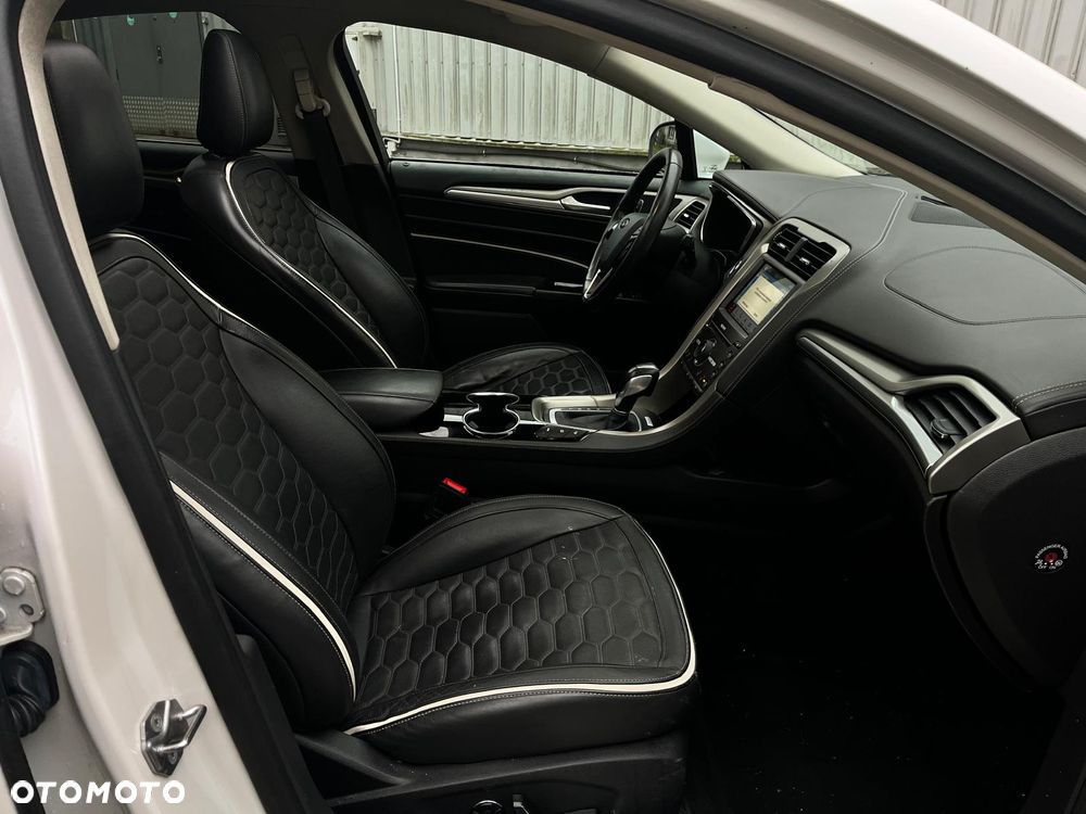 Ford Mondeo 2.0 Hybrid Vignale - 14