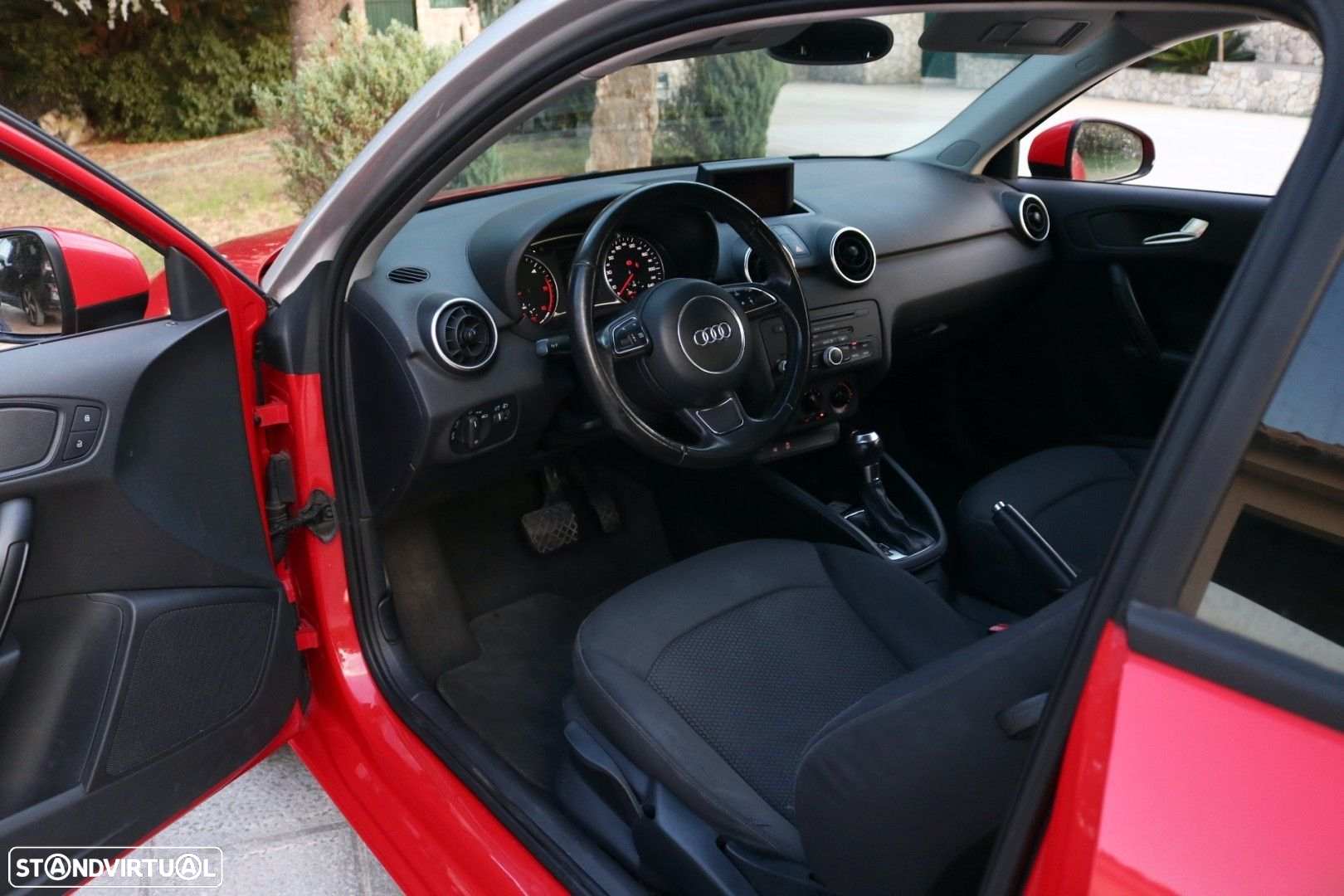 Audi A1 1.6 TDI Advance S-Tronic - 9