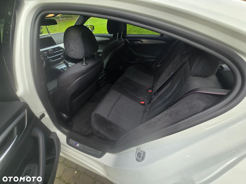 BMW Seria 5 520d xDrive - 17