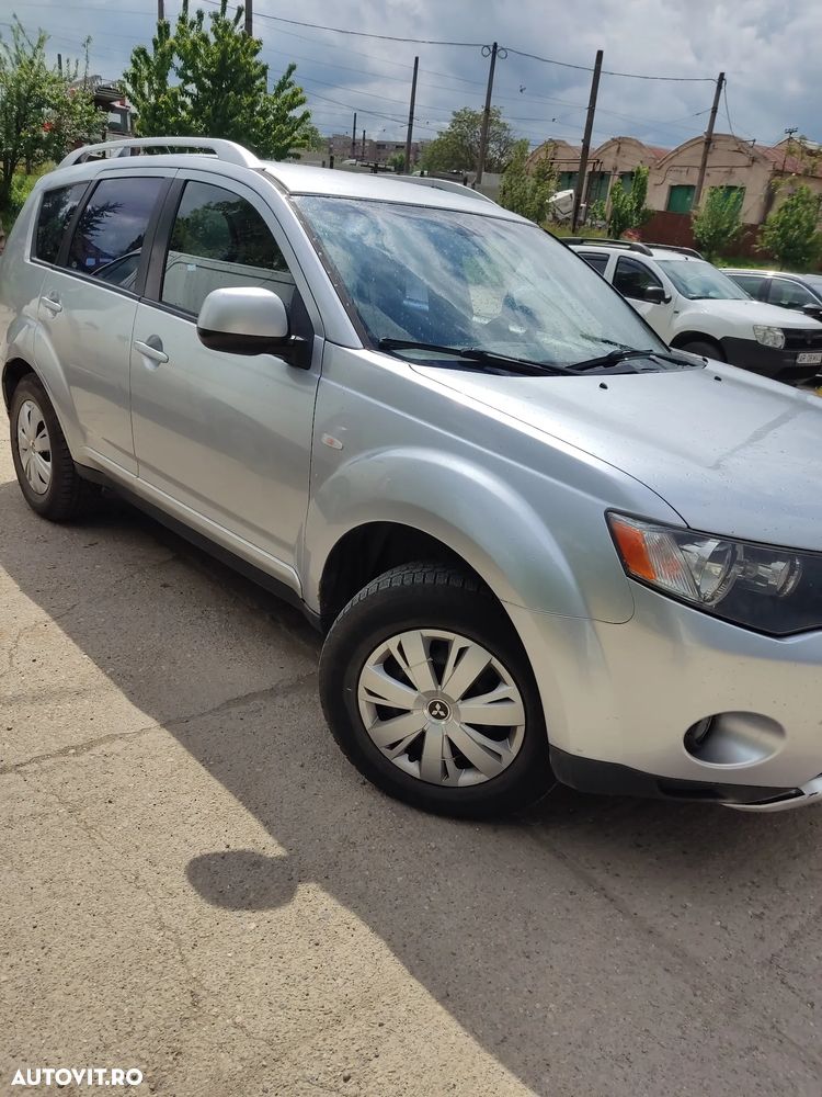 Mitsubishi Outlander 2.0 DI-D Instyle - 1