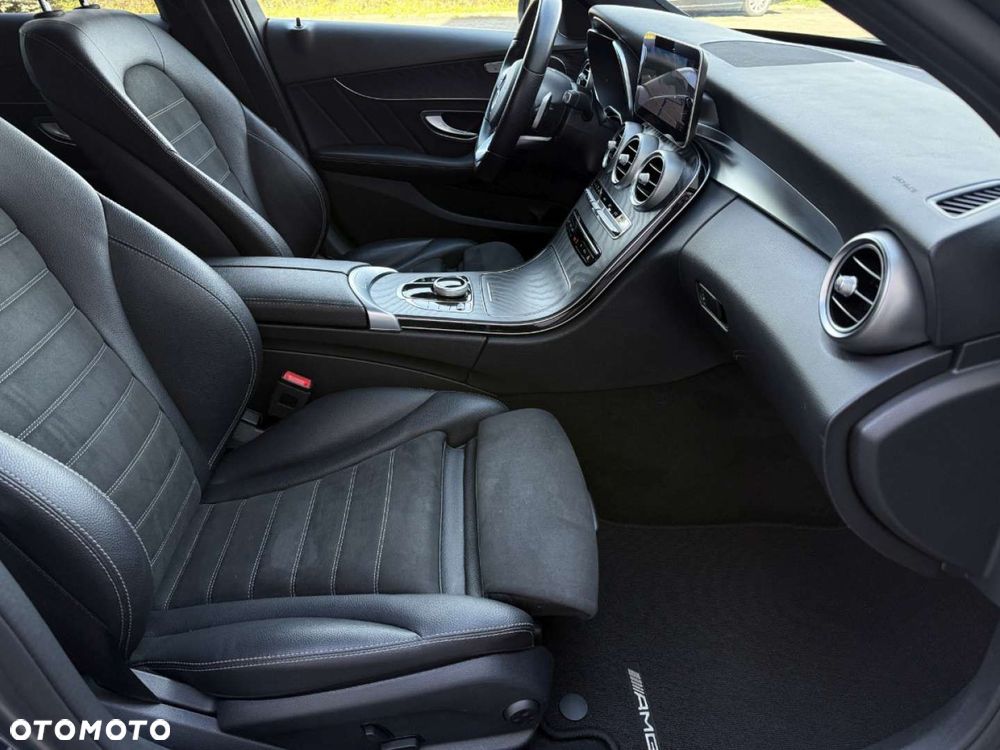 Mercedes-Benz Klasa C 180 9G-TRONIC AMG Line - 30