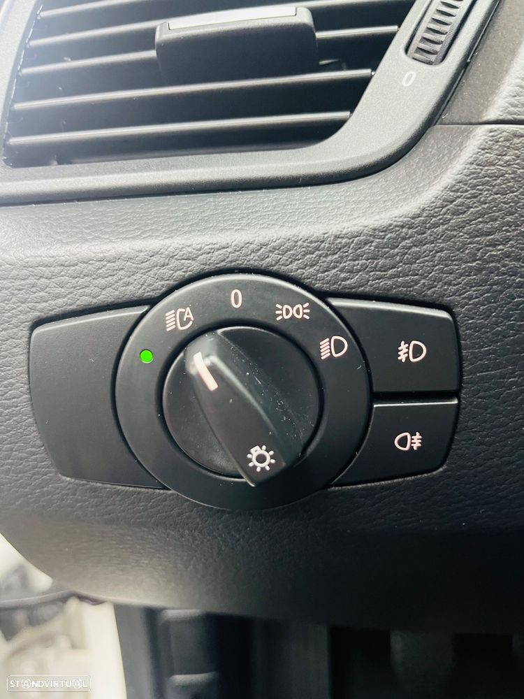 BMW X1 18 d xDrive Pack M - 40