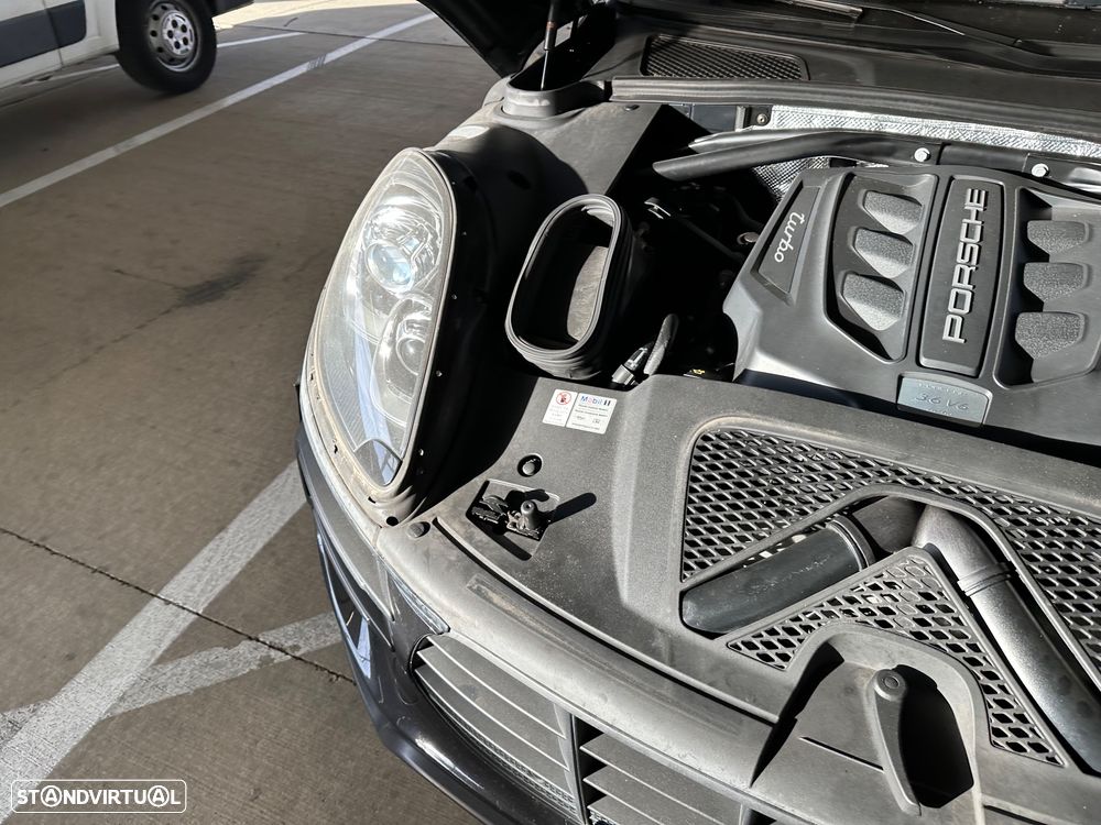Porsche Macan Turbo - 14