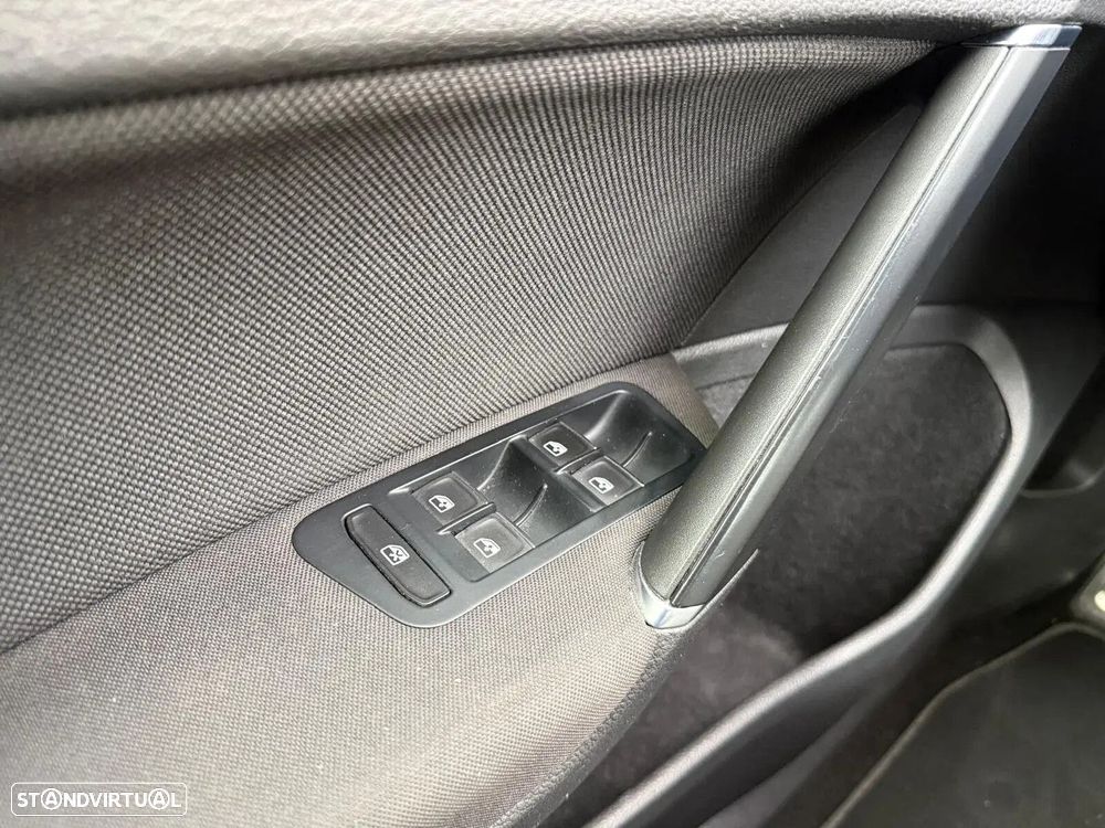 VW Golf 2.0 TDI GTD DSG - 26