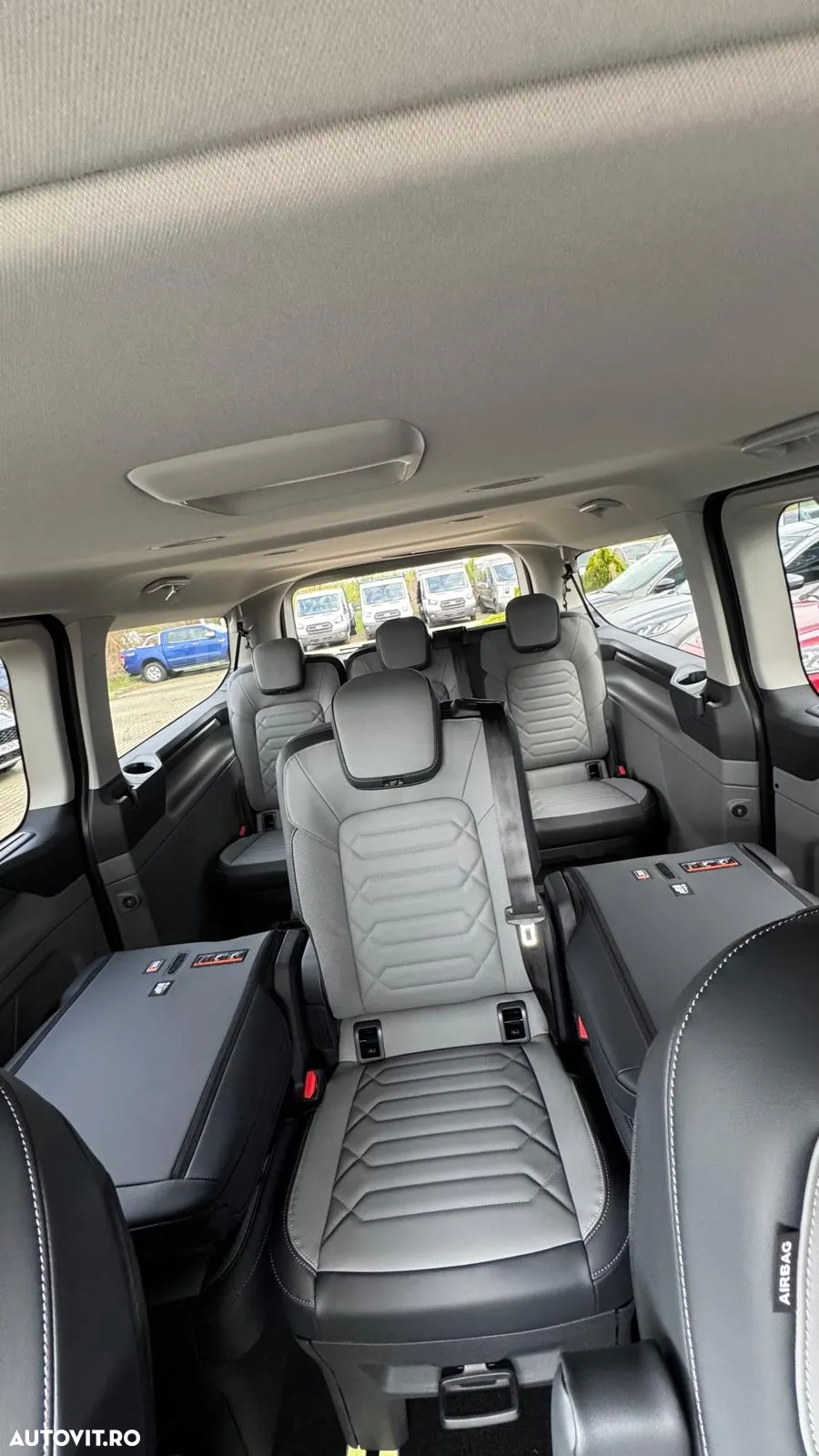 Ford Tourneo Custom Bus 320L 2.0 EcoBlue 170 CP 8AT L2H1 AWD Titanium X - 16