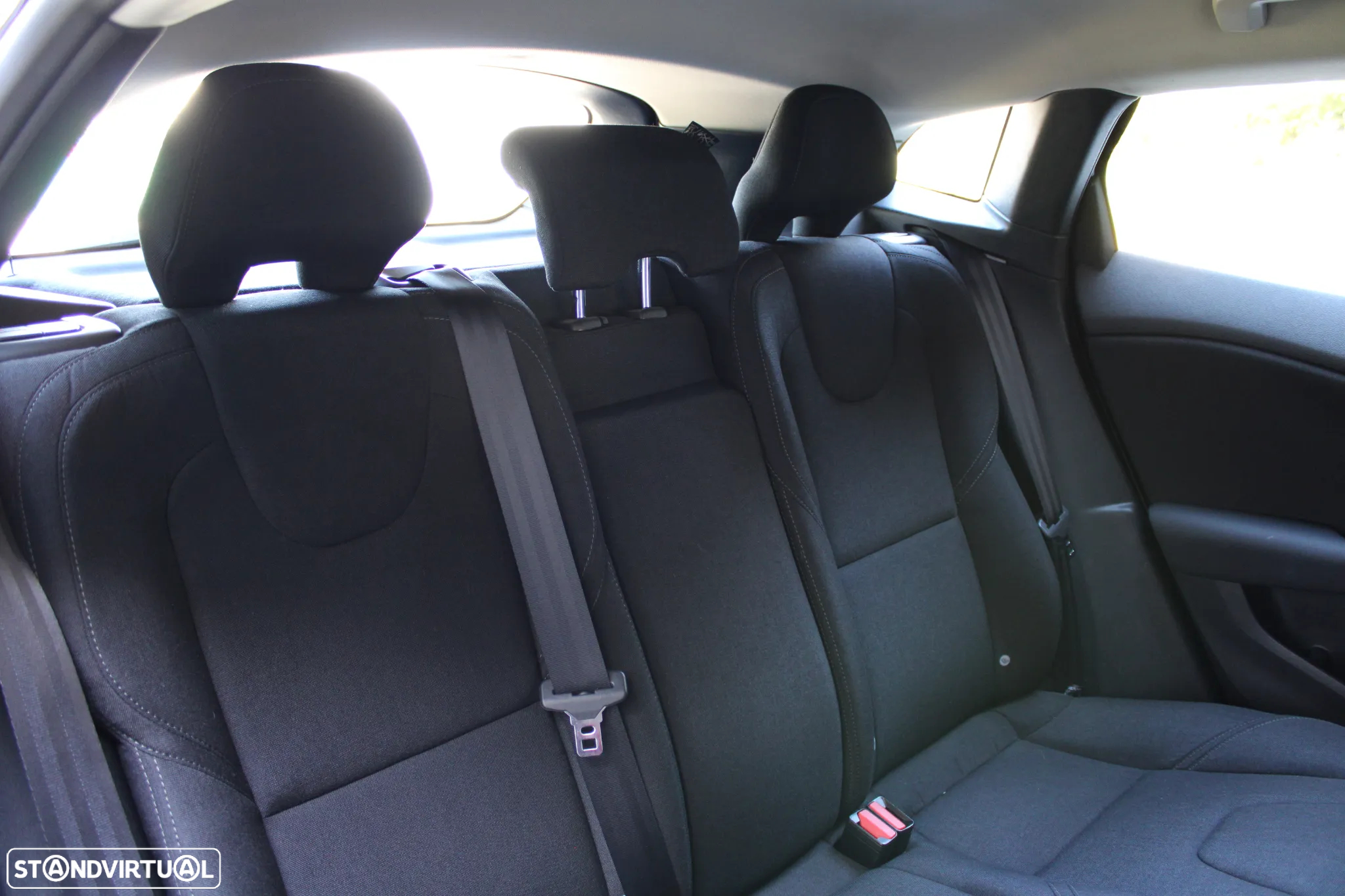Volvo V40 Cross Country 2.0 D2 Momentum Geartronic - 17