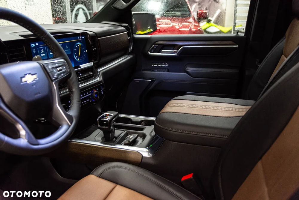 Chevrolet Silverado - 36
