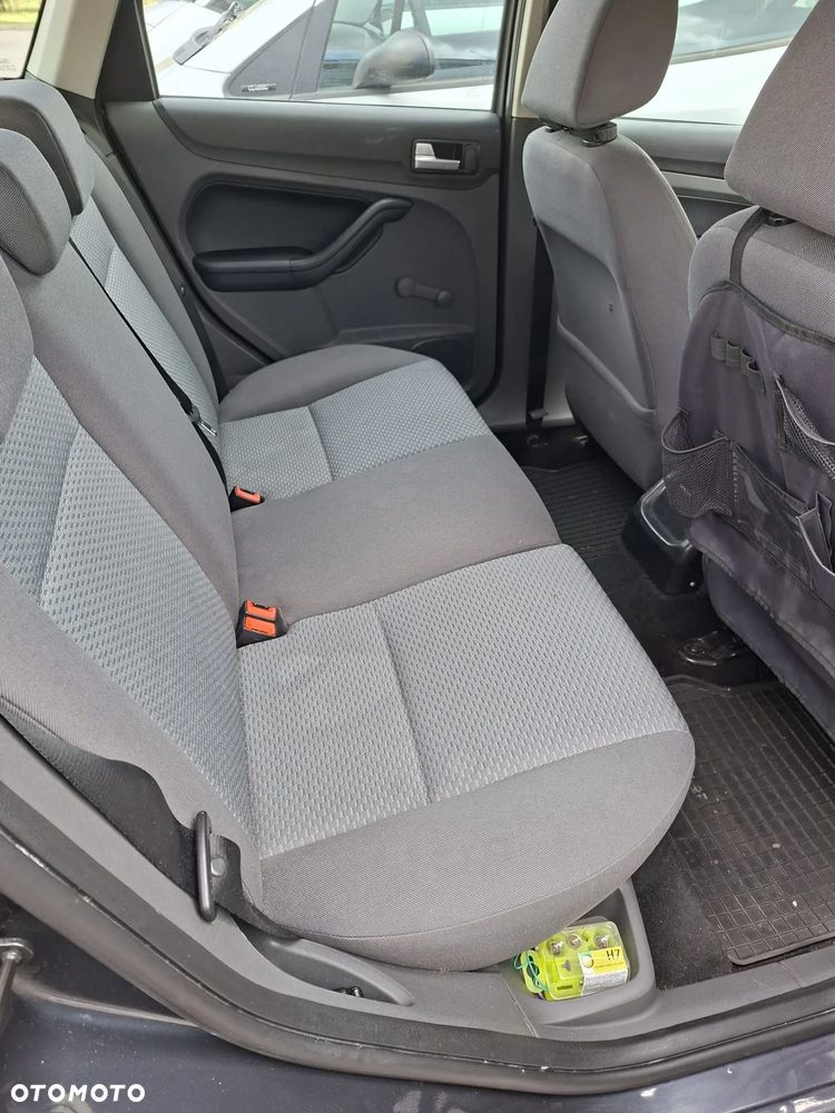 Ford Focus 1.6 16V Ambiente - 7