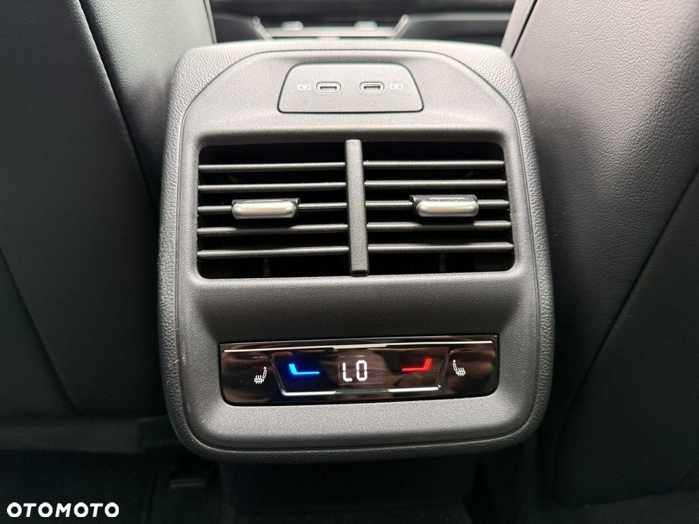Volkswagen Passat 2.0 TDI SCR 4Mot Style DSG - 15