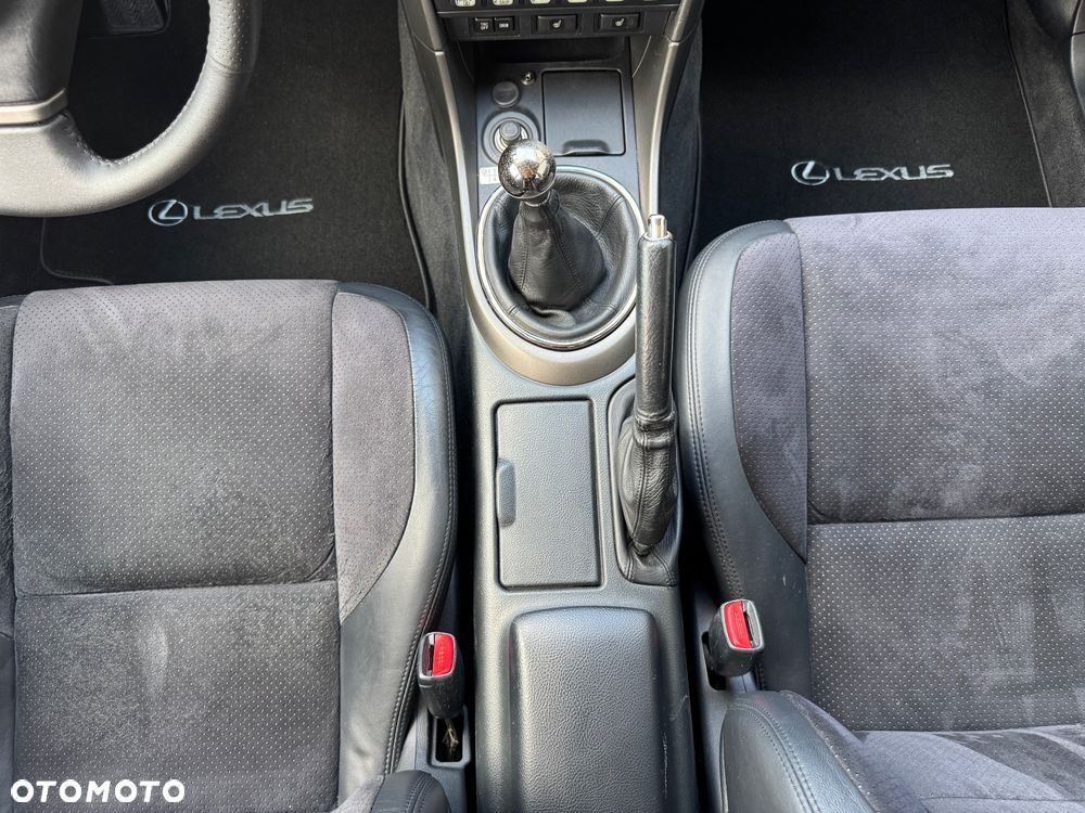 Lexus IS 200 Elegance - 17