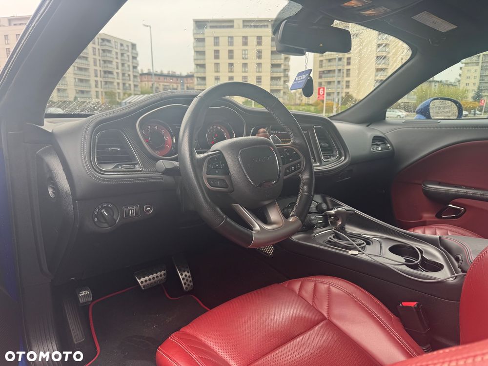 Dodge Challenger - 14