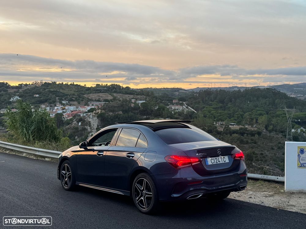 Mercedes-Benz A 250 e AMG Line - 4