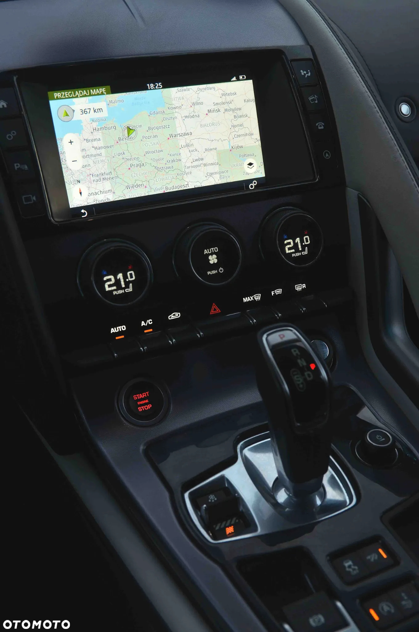 Jaguar F-Type Coupe Chequered Flag - 25