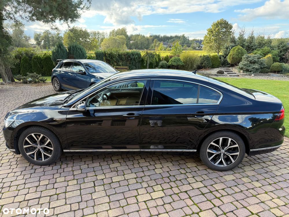 Volkswagen Passat - 4