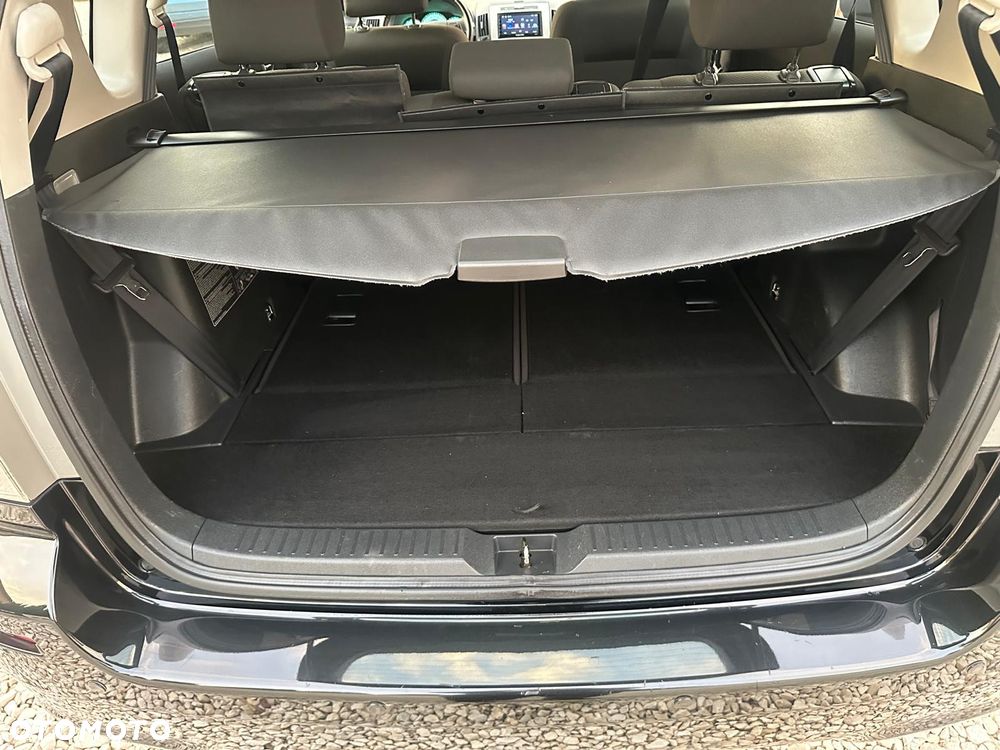 Toyota Corolla Verso 1.8 Sol 7os - 18