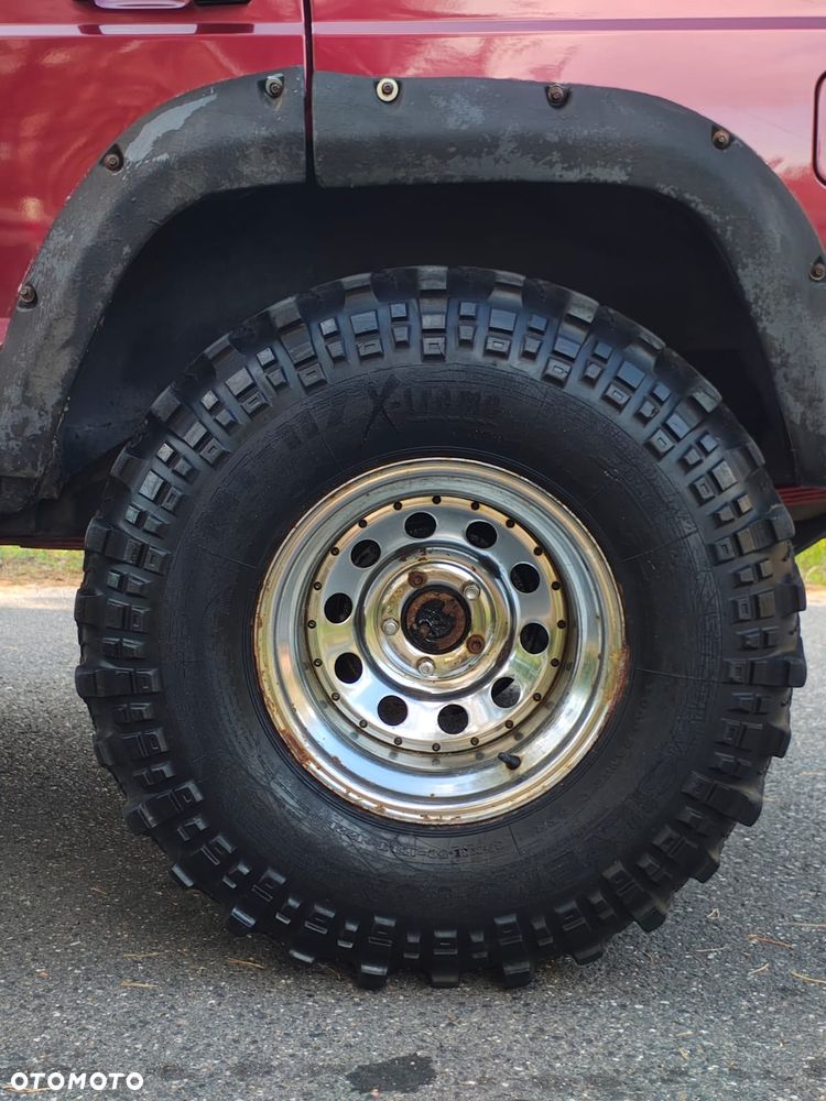 Jeep Cherokee - 38