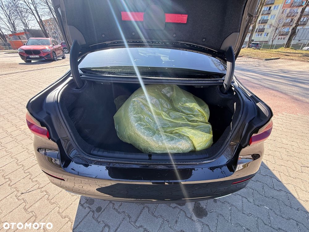 BMW Seria 5 518d - 13