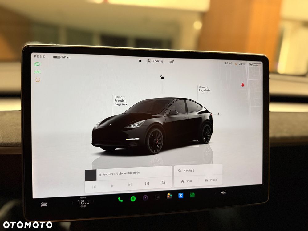 Tesla Model Y Performance AWD - 34