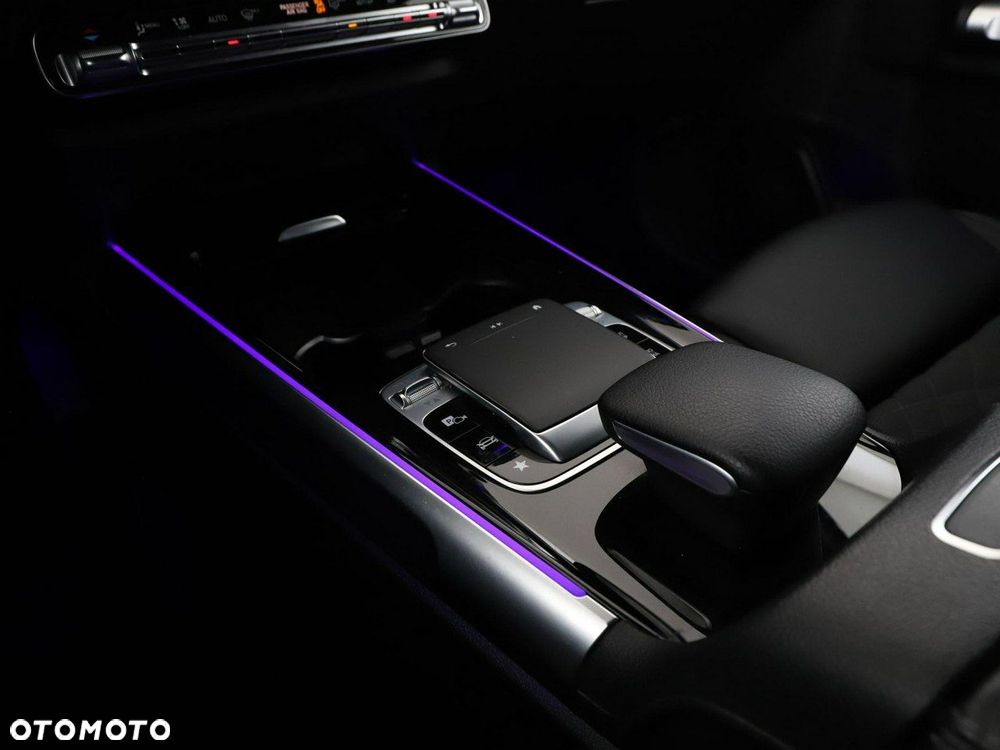 Mercedes-Benz GLB 200 d 8G-DCT Progressive - 34