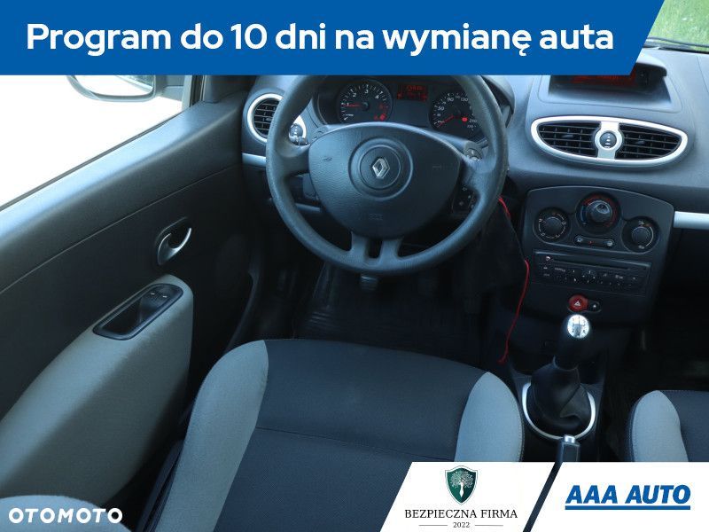 Renault Clio - 9