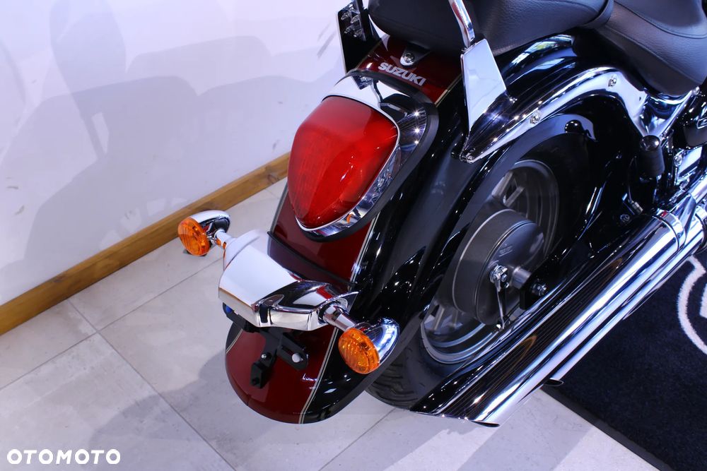 Suzuki Intruder - 19