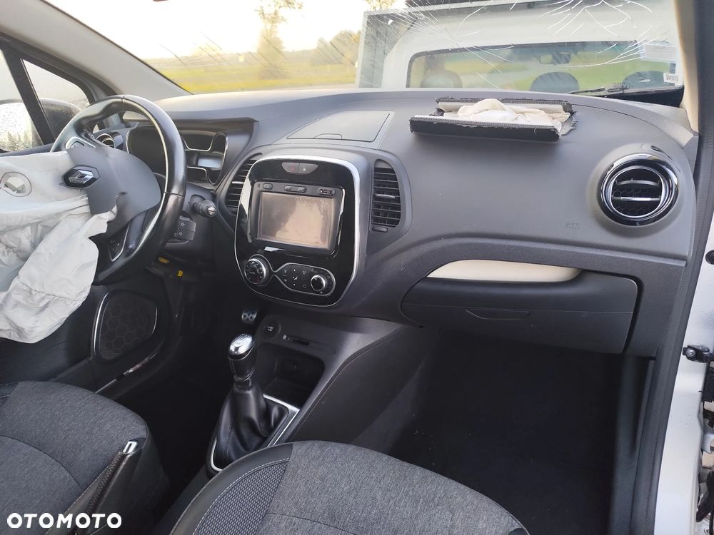 Renault Captur TCe 130 GPF BOSE EDITION - 14
