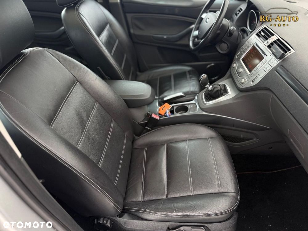 Ford Kuga - 31