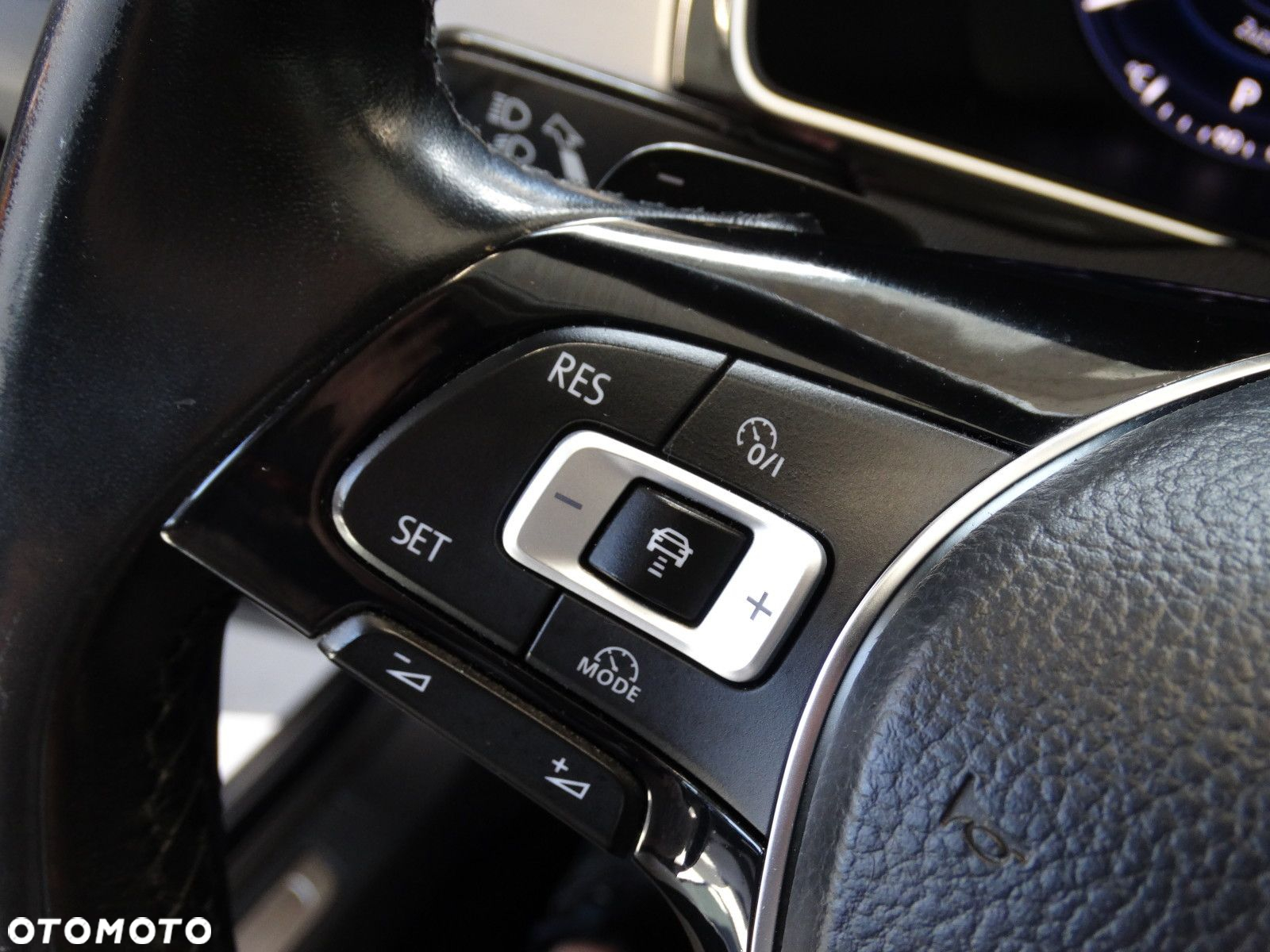 Volkswagen Passat - 33
