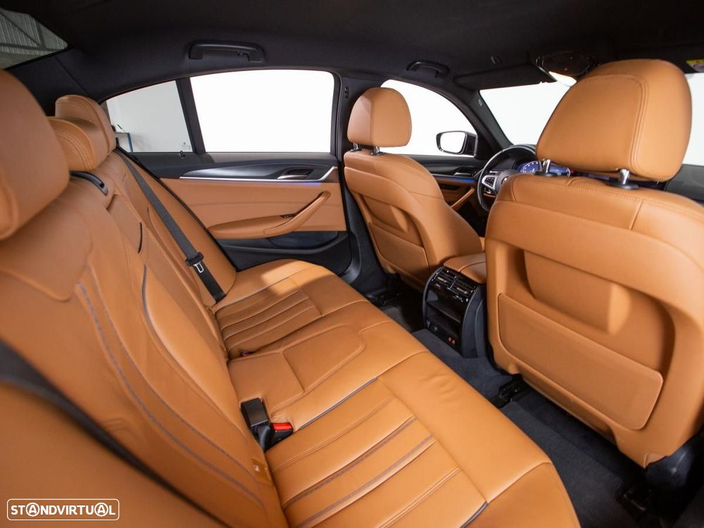 BMW 530 e Pack 50 anos M - 11