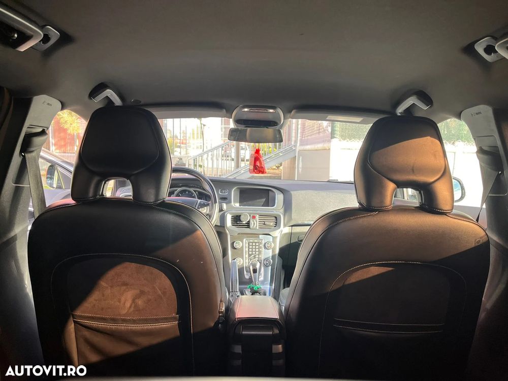 Volvo V40 D4 VEA R-Design - 34