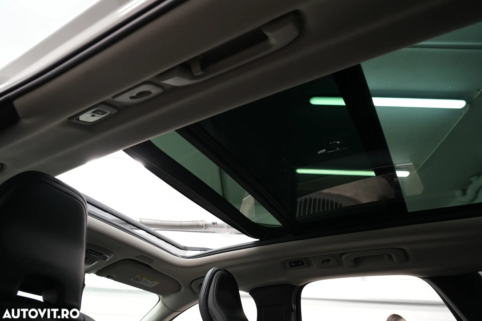 Volvo XC 60 B4 D AWD Geartronic Momentum Pro - 8