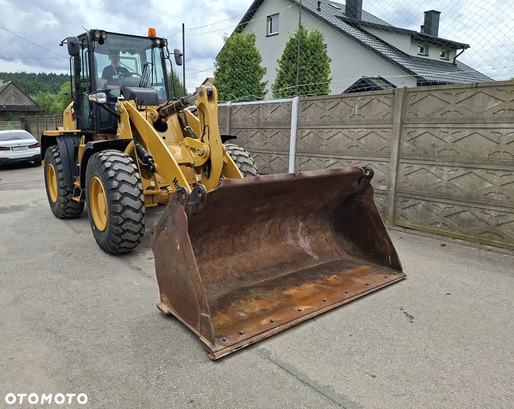 Caterpillar CAT 914 M - 12