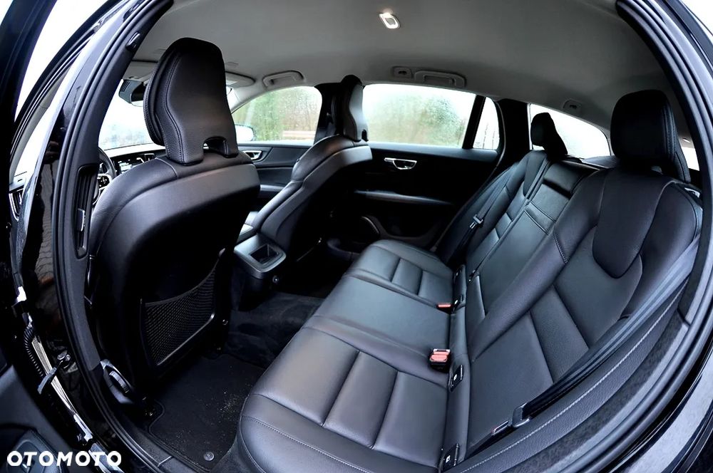 Volvo V60 D3 Momentum Pro - 20