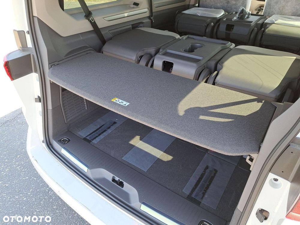 Volkswagen Multivan - 31