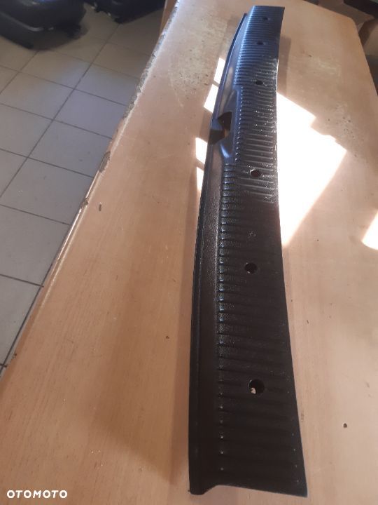 Listwa maskująca bagażnika vw t5 t6 - 1