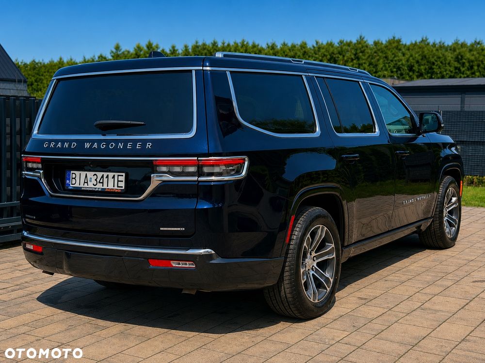 Jeep Grand Wagoneer - 14
