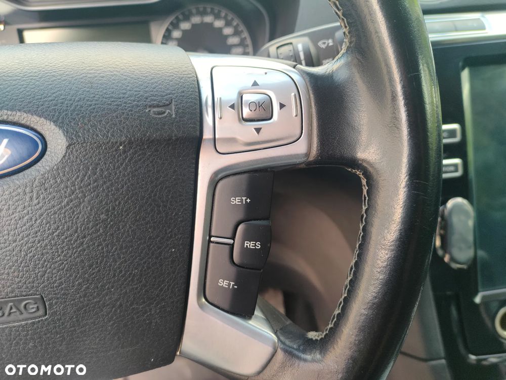 Ford S-Max - 23
