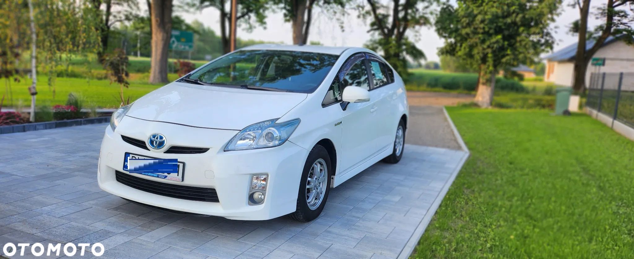 Toyota Prius (Hybrid) Comfort - 1