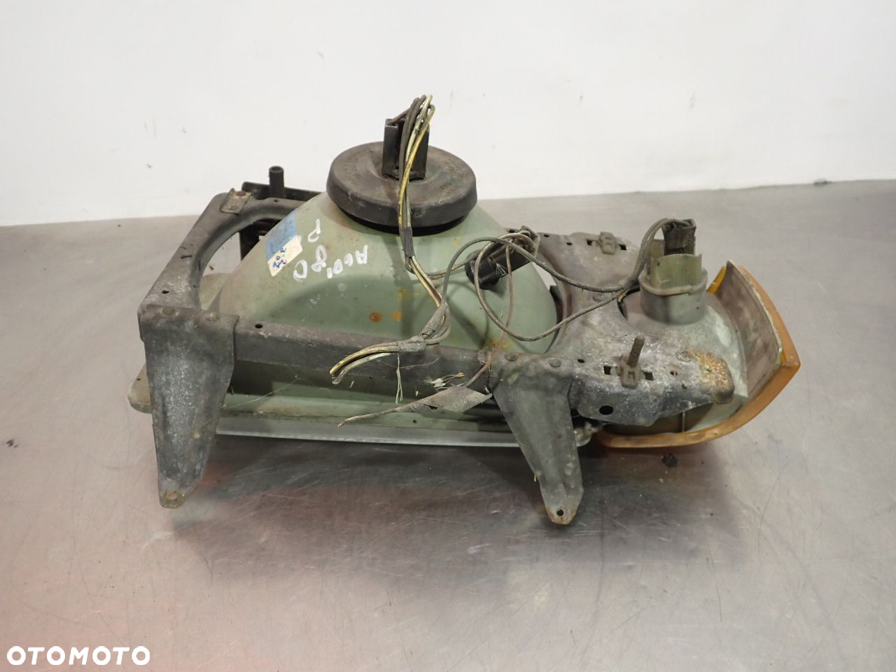 LAMPA PRAWA PRZEDNIA AUDI 80 B2 - 5