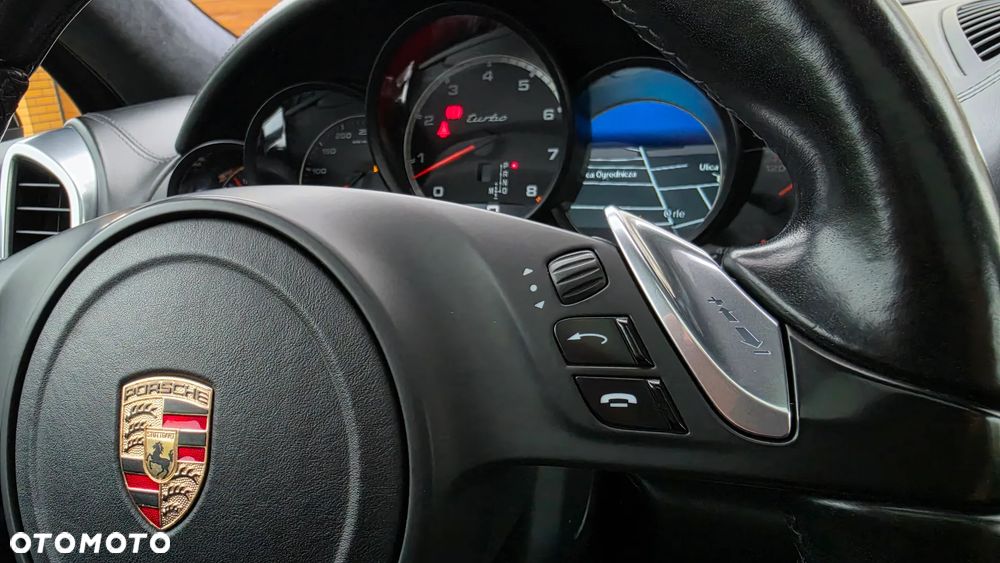 Porsche Cayenne Turbo - 36