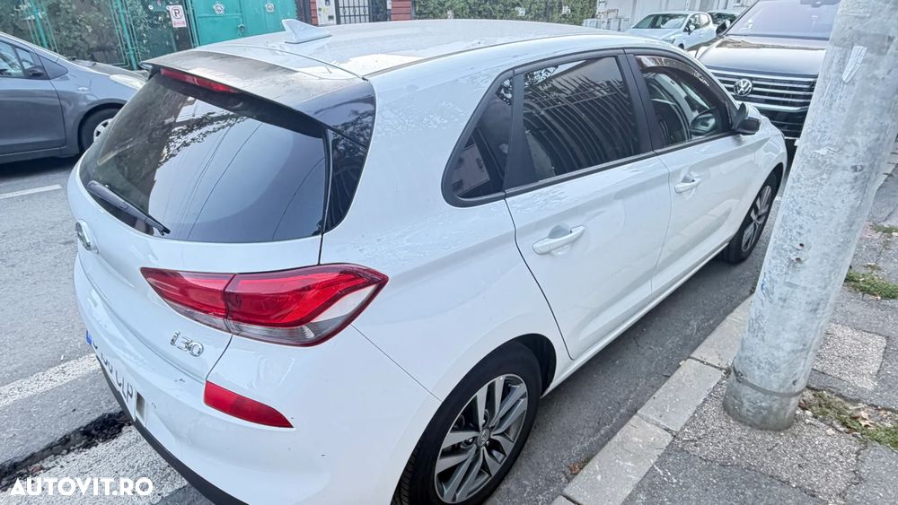 Hyundai i30 1.4 100CP 5DR M/T Highway - 6