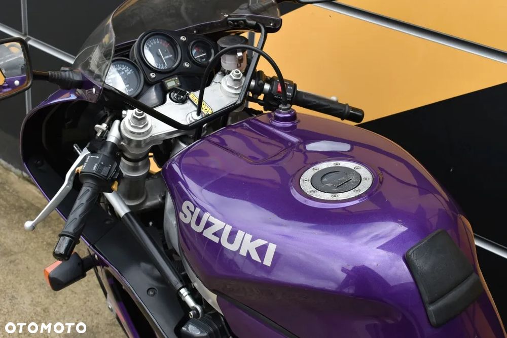 Suzuki GSX-R - 12
