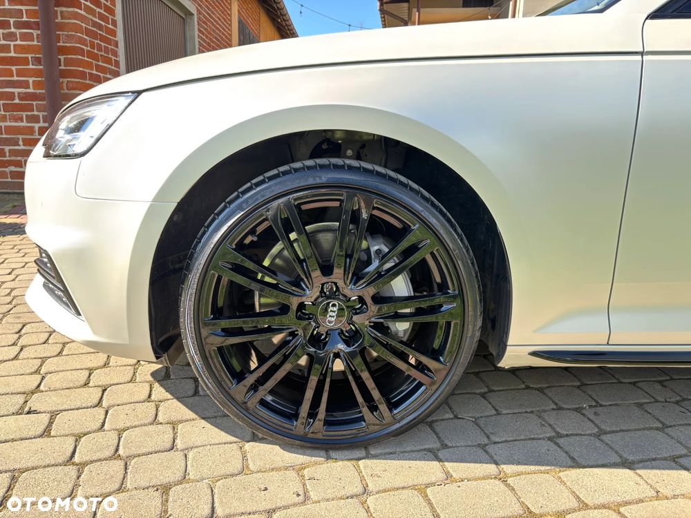 Audi A4 Limousine - 13