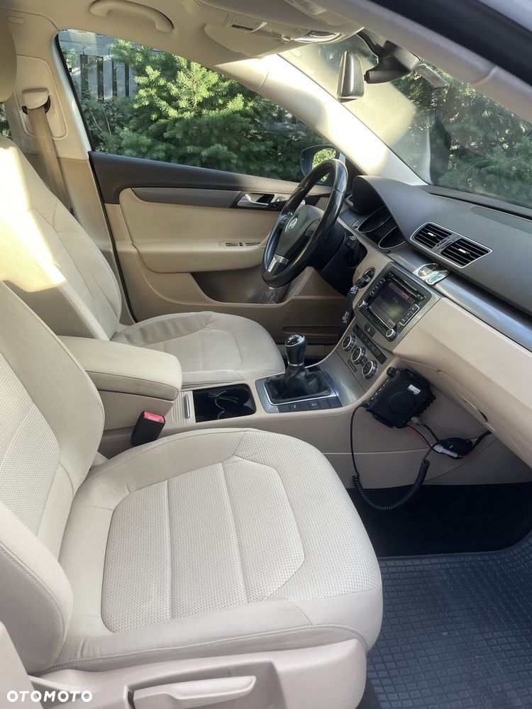 Volkswagen Passat 2012 photo 5