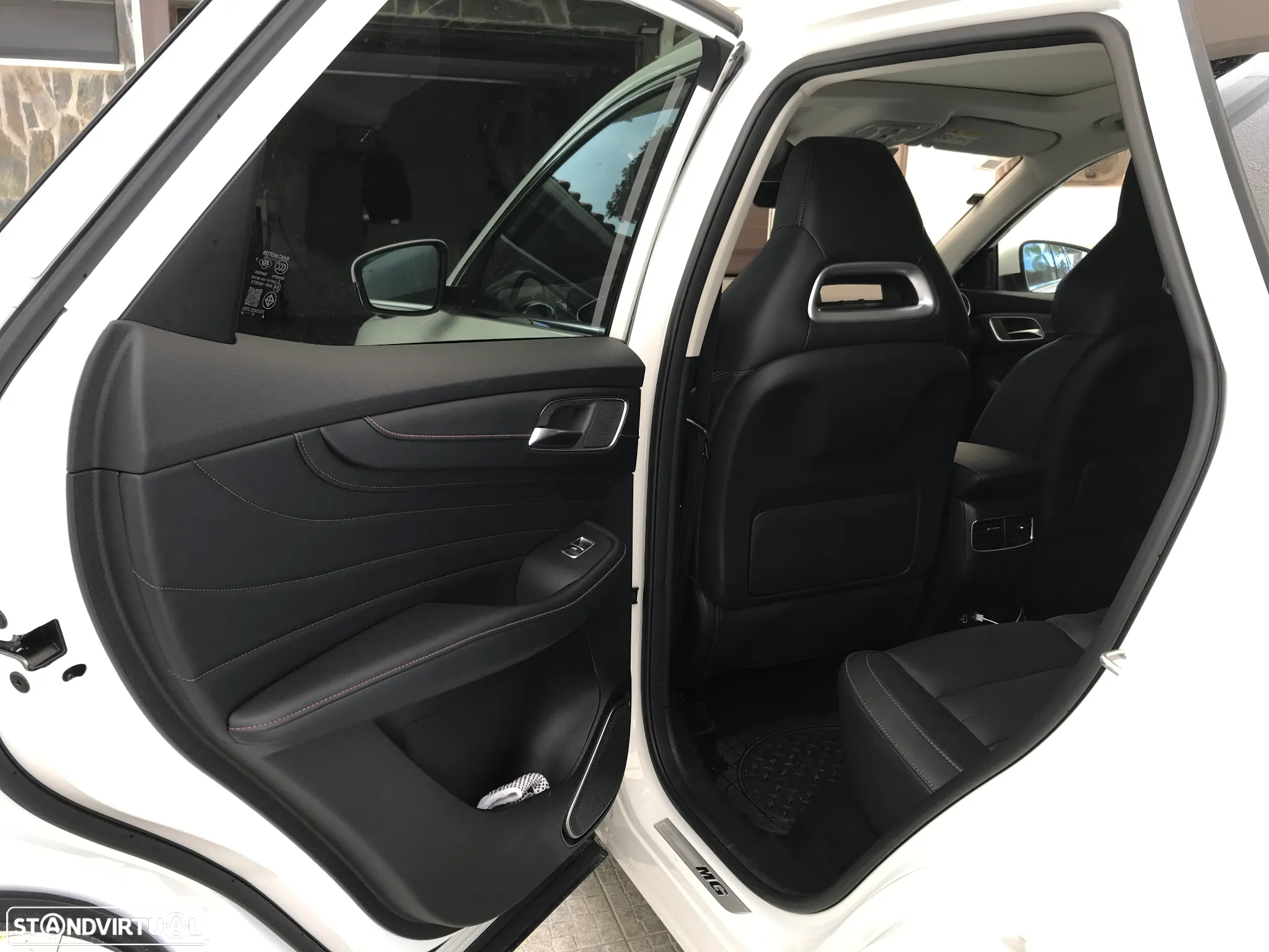 MG EHS 1.5 T-GDI Plug-in Hybrid Luxury - 4