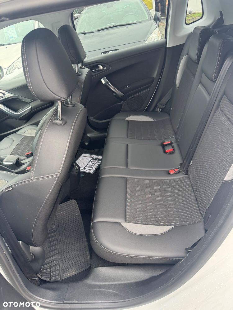 Peugeot 2008 1.2 Pure Tech Allure S&S EAT6 - 9