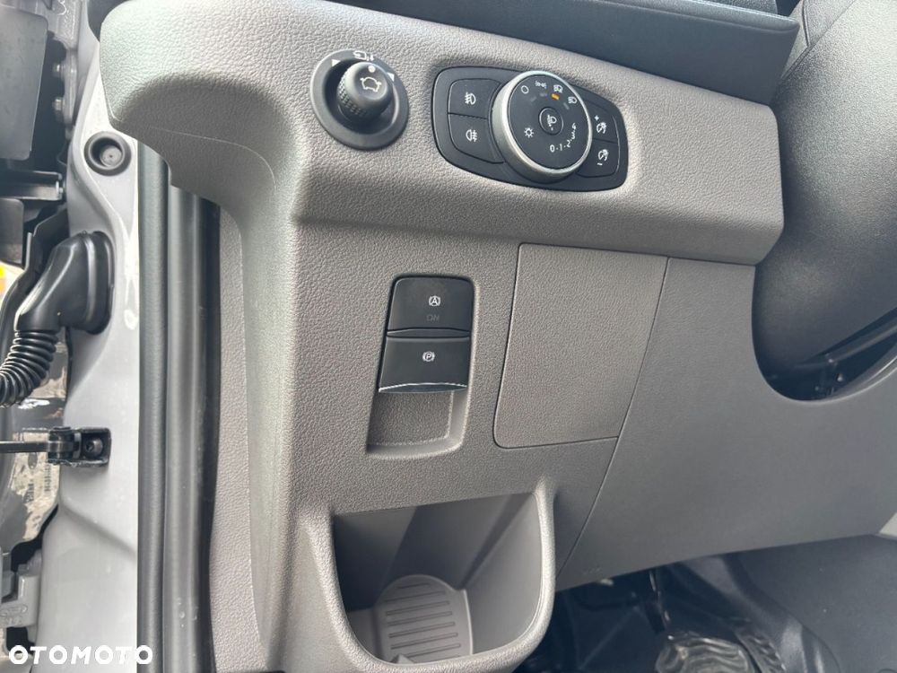 Ford Transit - 24