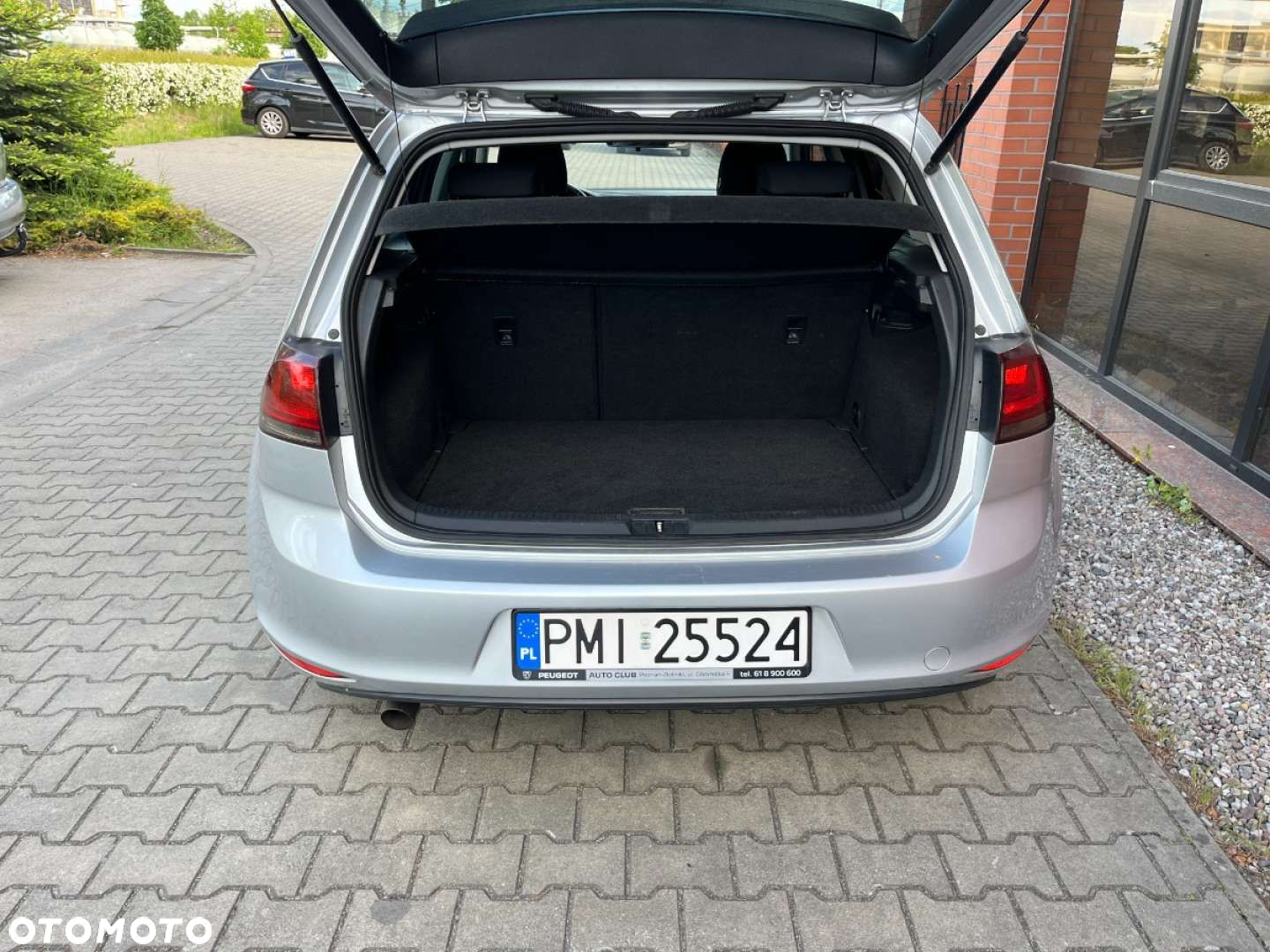 Volkswagen Golf 1.6 TDI DPF BlueMotion Technology Style - 23